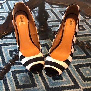 Fioni Black and White open toe heels